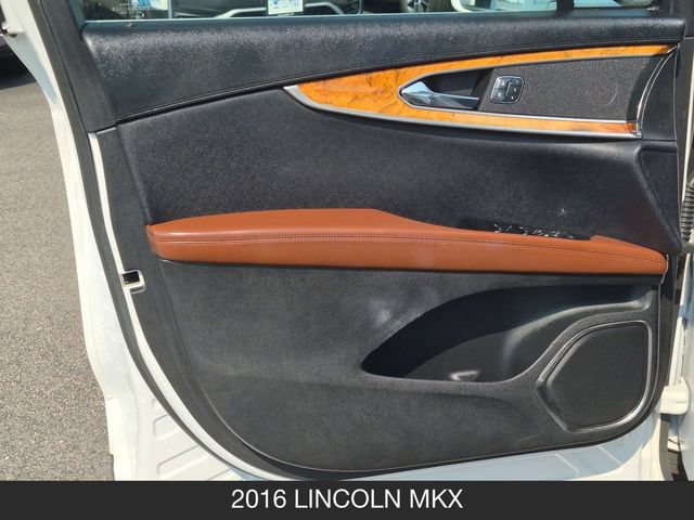 Used 2016 Lincoln MKX Reserve w/ Climate Package AWD/4WD image 11