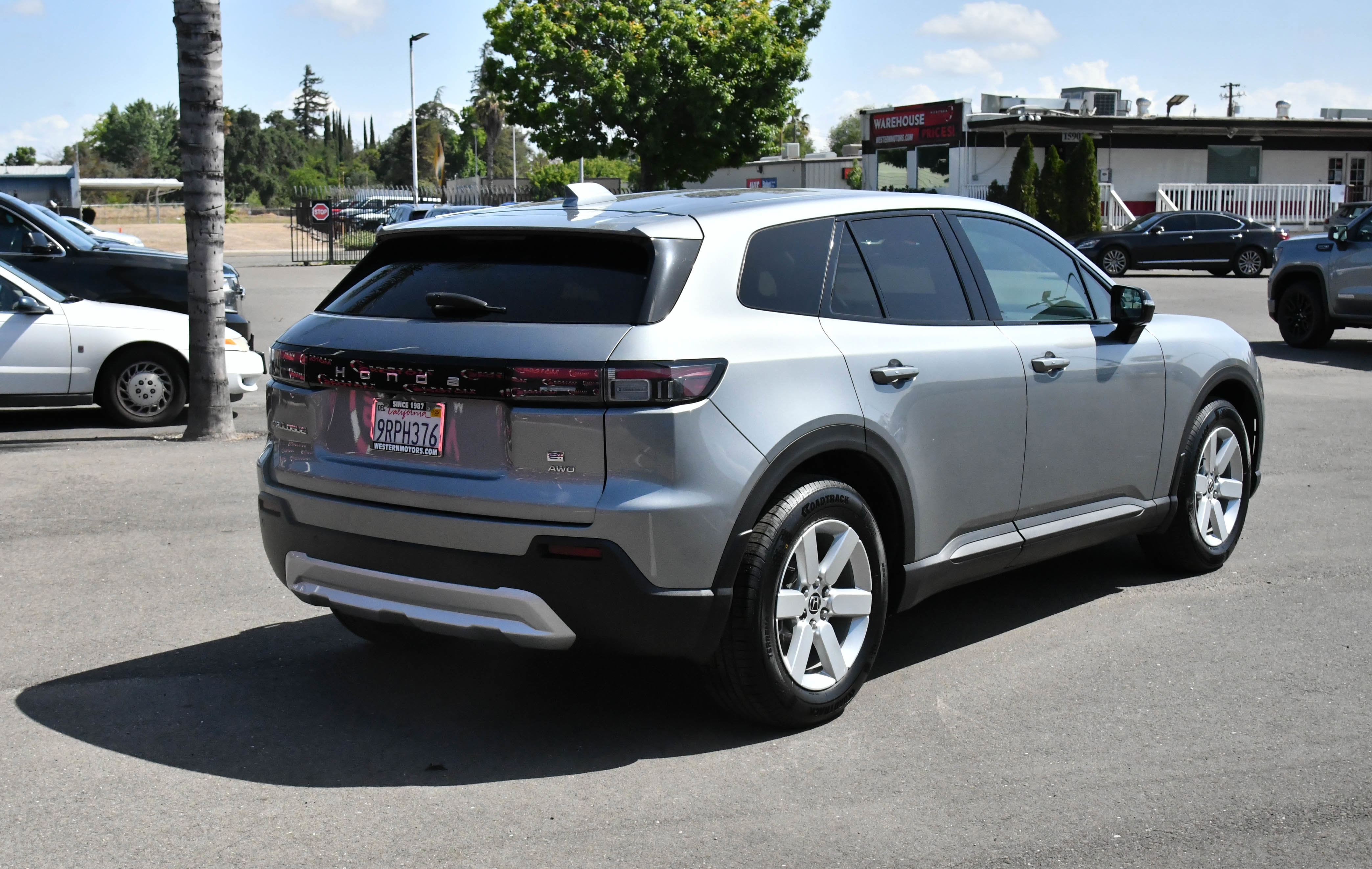 Used 2024 Honda Prologue EX image 8