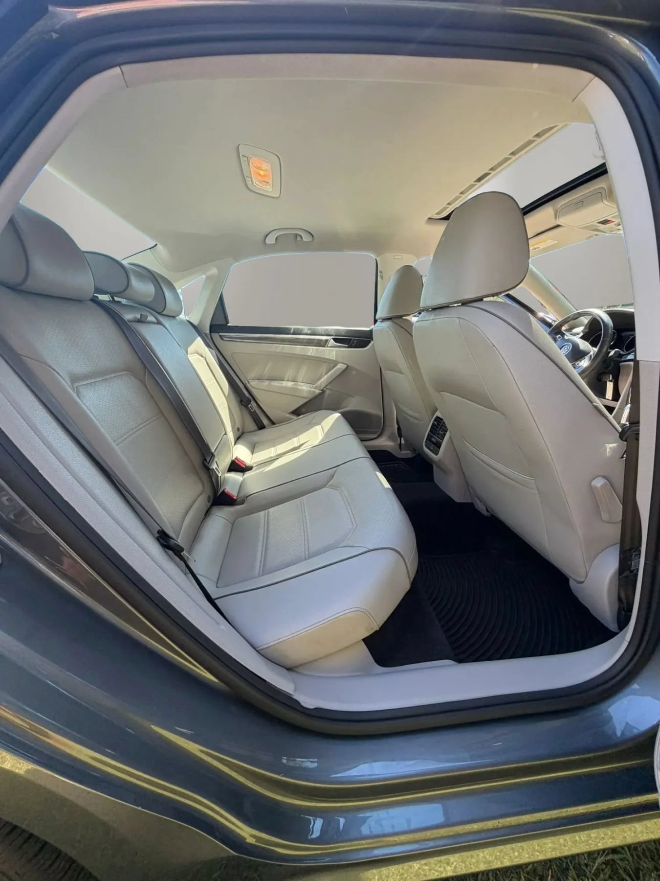 Used 2016 Volkswagen Passat 1.8T SE FWD image 12