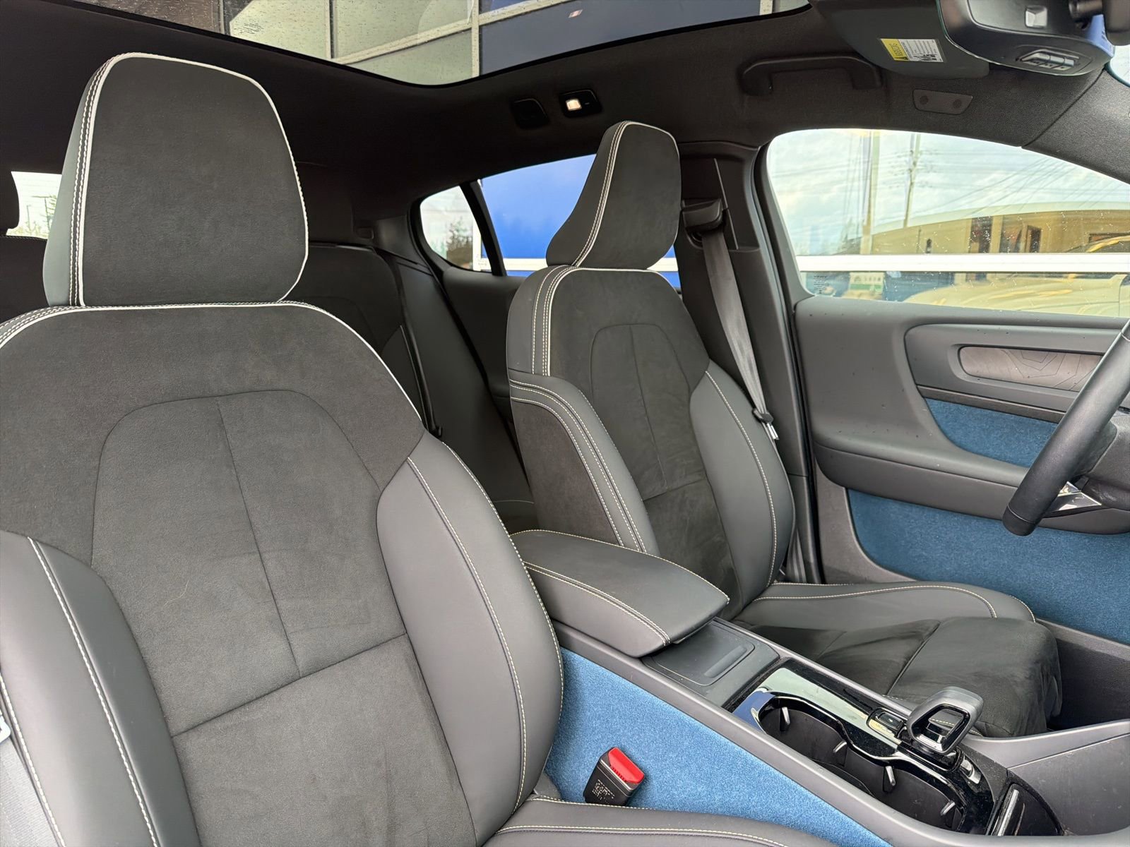 Used 2023 Volvo C40 P8 Recharge Plus image 26