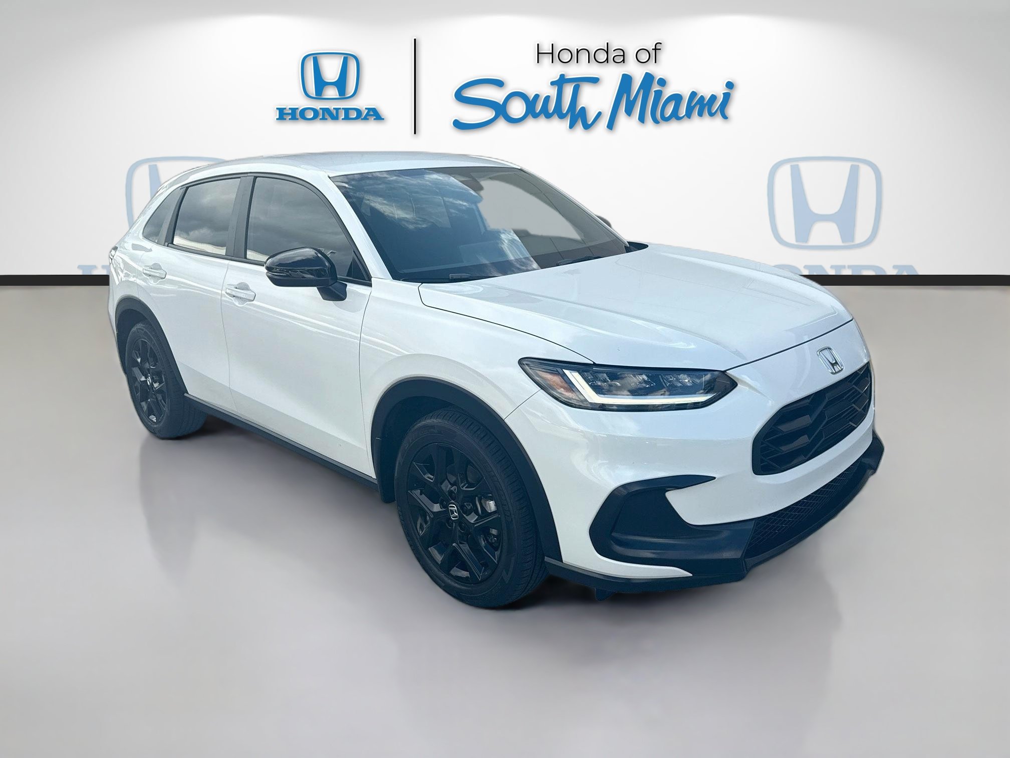 Used 2025 Honda HR-V Sport image 1