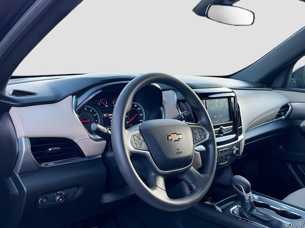 Used 2023 Chevrolet Traverse LS AWD/4WD image 9