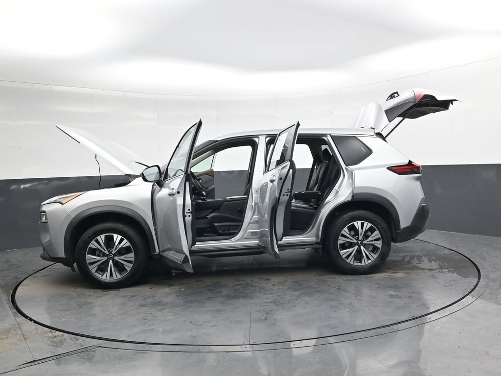 Used 2023 Nissan Rogue SV image 41