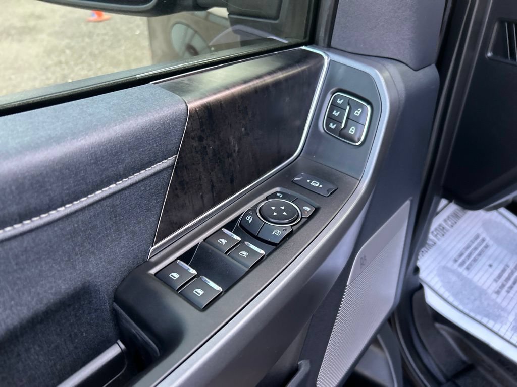 Used 2025 Ford F250 Lariat AWD/4WD image 12