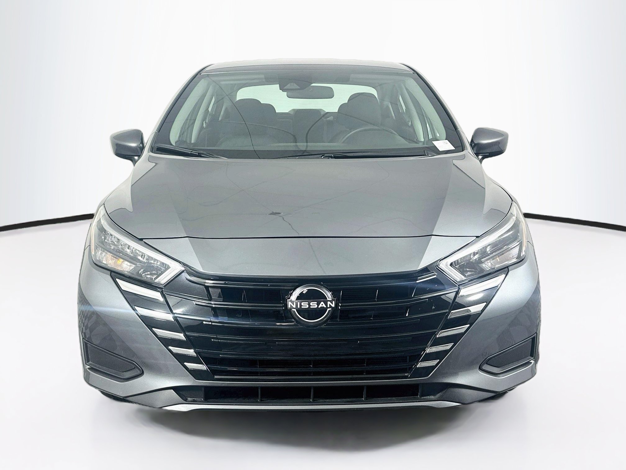 Used 2025 Nissan Versa SV FWD image 2