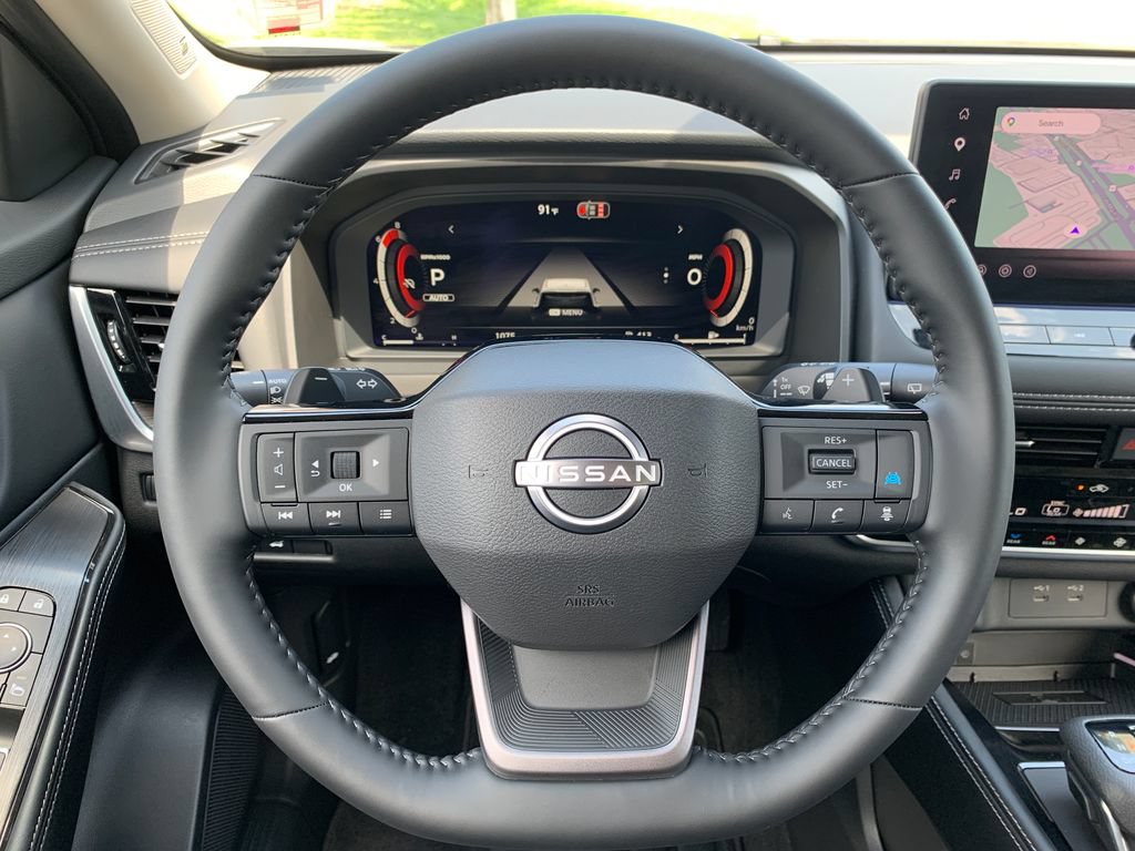 Used 2026 Nissan Rogue Platinum w/ Platinum Premium Package AWD/4WD image 12