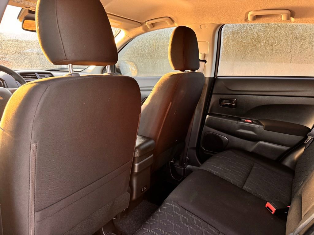 Used 2025 Mitsubishi Outlander Sport LE image 15