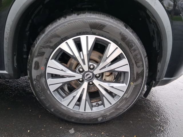 Used 2023 Nissan Rogue SV image 8