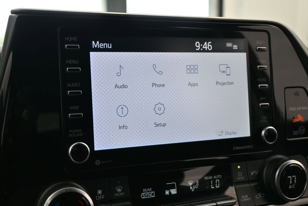 Used 2022 Toyota Highlander L AWD/4WD image 18