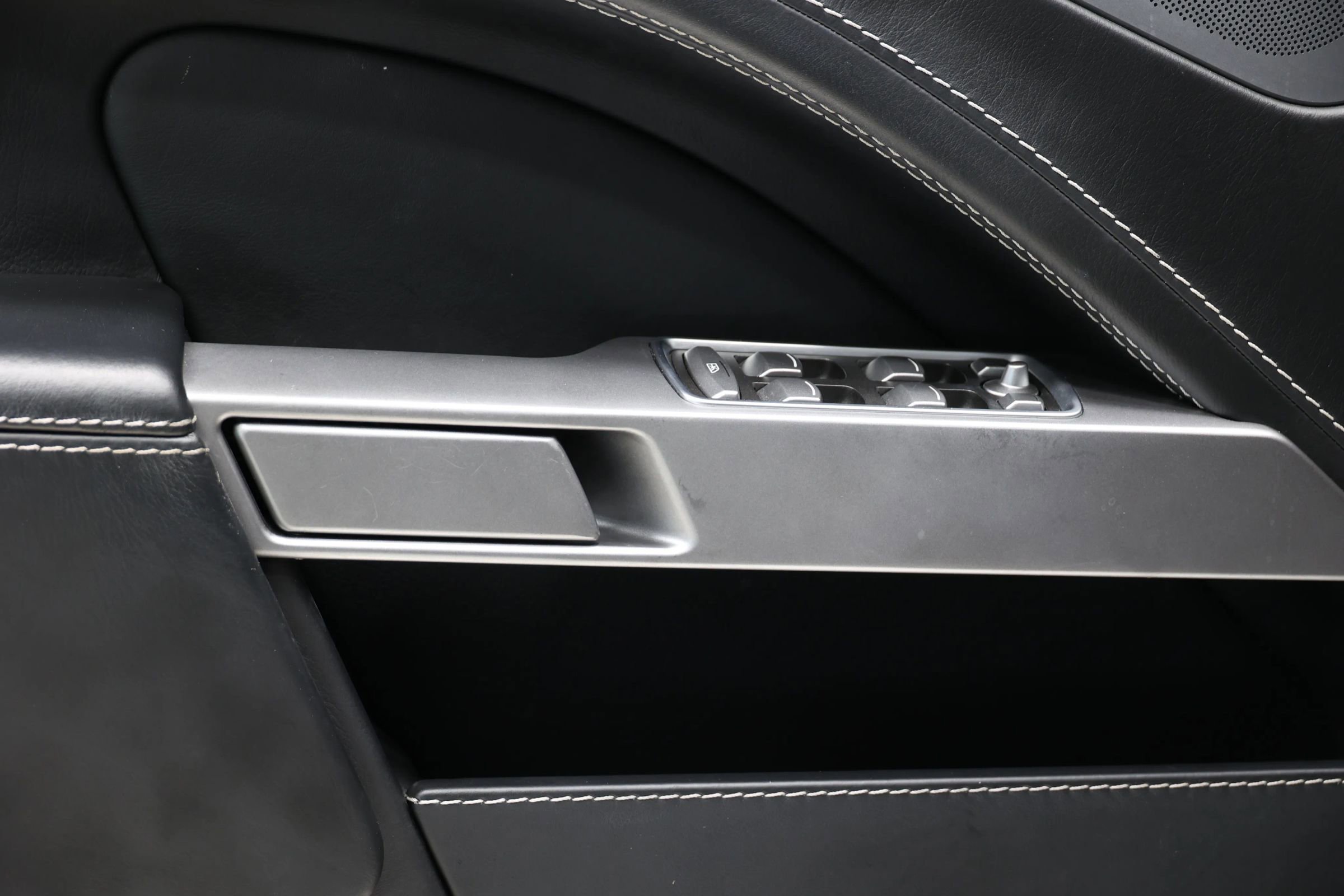 Used 2015 Aston Martin Rapide S image 11