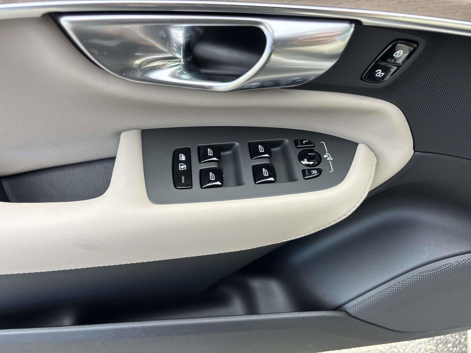 New 2026 Volvo XC90 B6 Plus w/ Protection Package Premier image 14