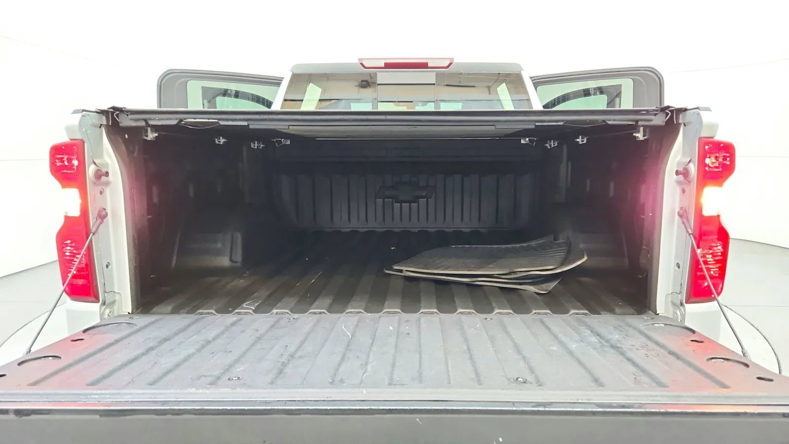 Used 2020 Chevrolet Silverado 1500 LT w/ All-Star Edition image 13