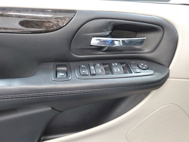 Used 2018 Dodge Grand Caravan SE w/ UConnect Hands-Free Group image 22
