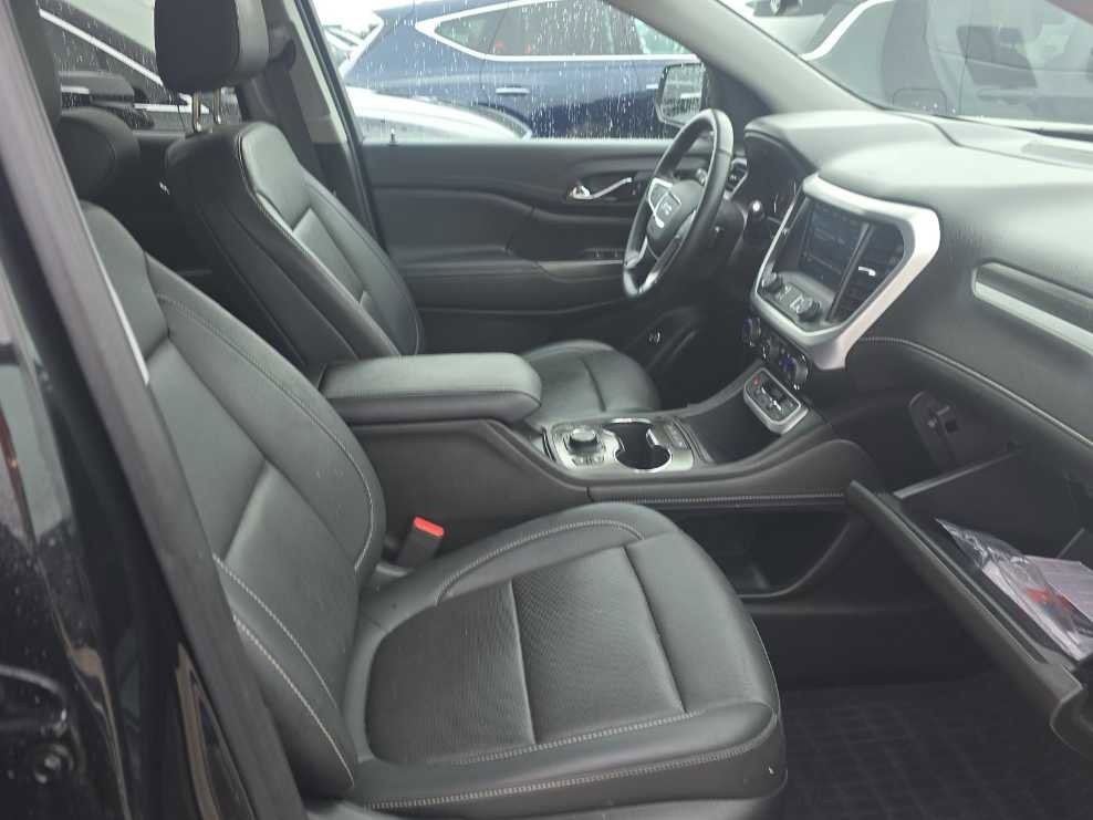 Used 2023 GMC Acadia SLT w/ Elevation Edition image 11
