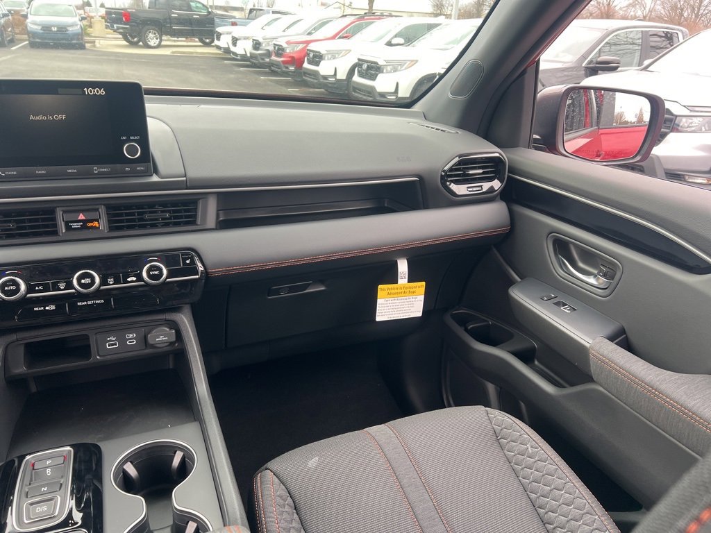 New 2025 Honda Pilot Sport image 21