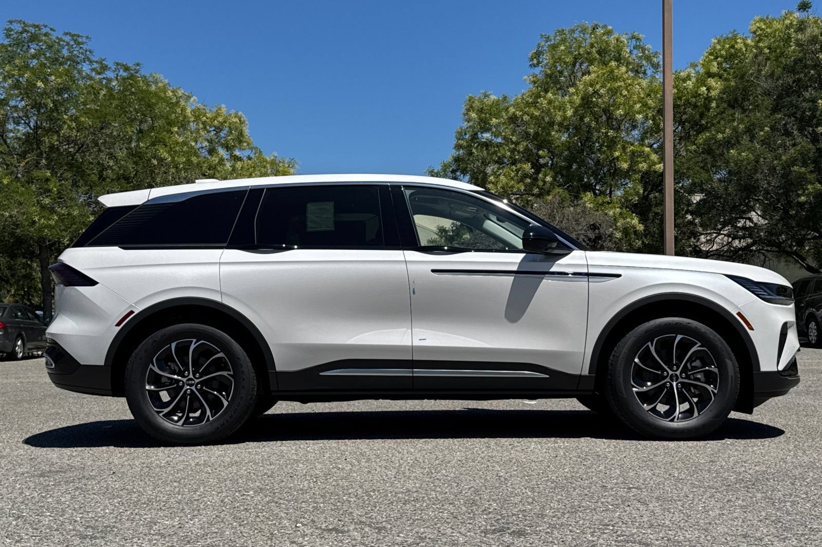 New 2026 Lincoln Nautilus Premier w/ Equipment Group 102A AWD/4WD image 3