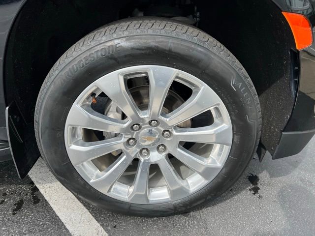 Used 2024 Chevrolet Suburban Premier w/ Premium Package image 6