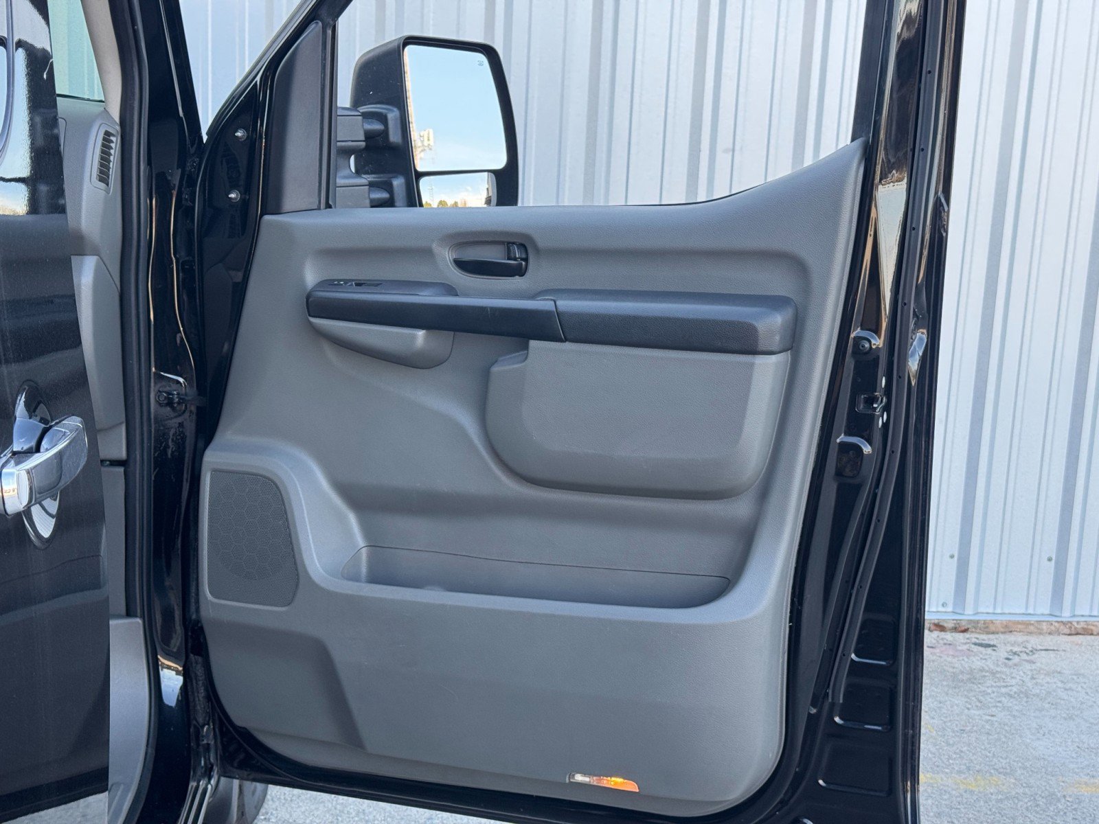 Used 2018 Nissan NV 3500 SL image 39