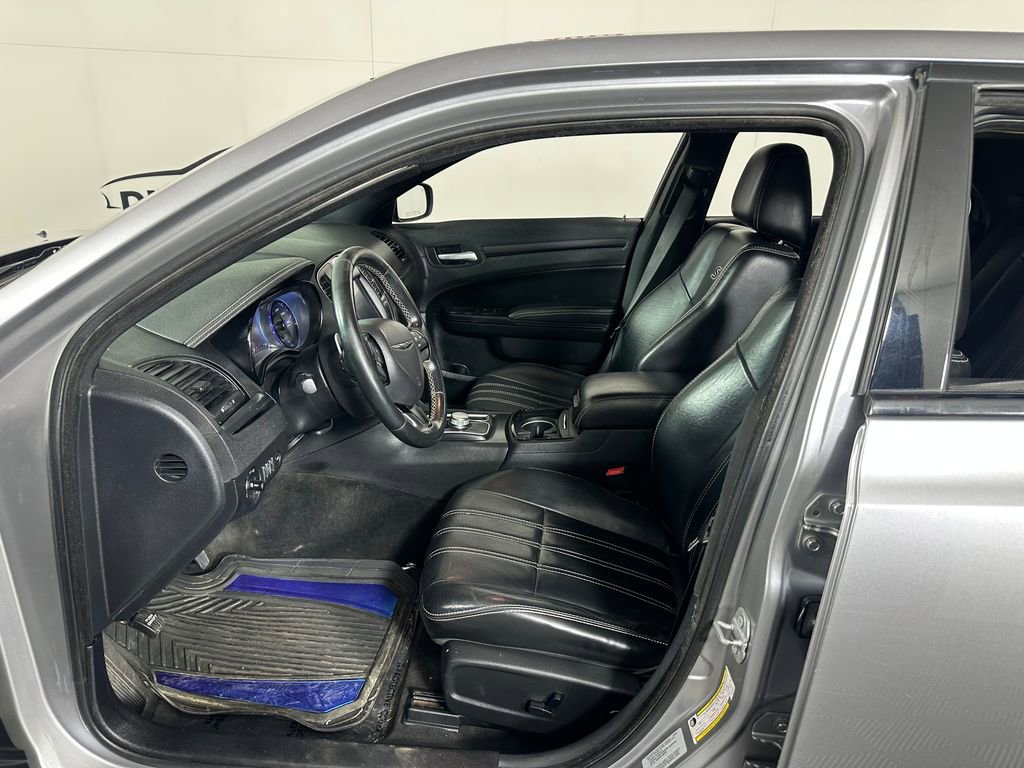 Used 2016 Chrysler 300 S image 15