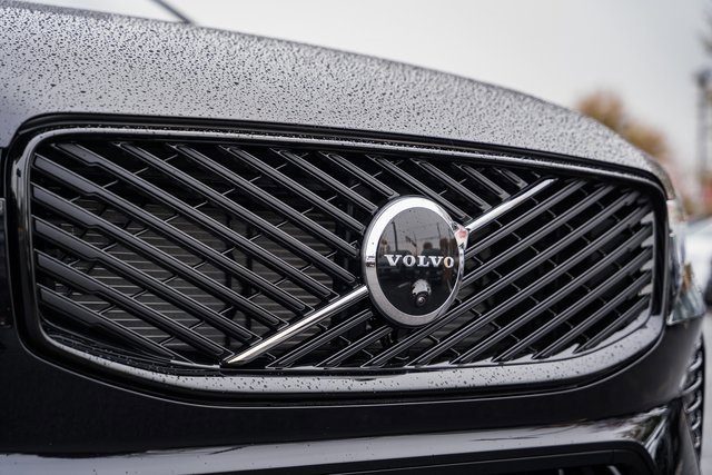 New 2026 Volvo XC60 B5 Ultra w/ Protection Package Premier image 11