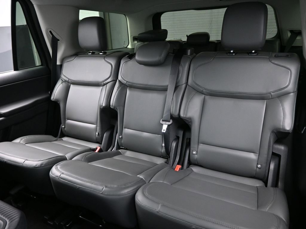 New 2026 Ford Expedition Active image 22