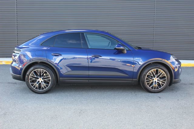 New 2026 Porsche Macan 4 Electric image 9