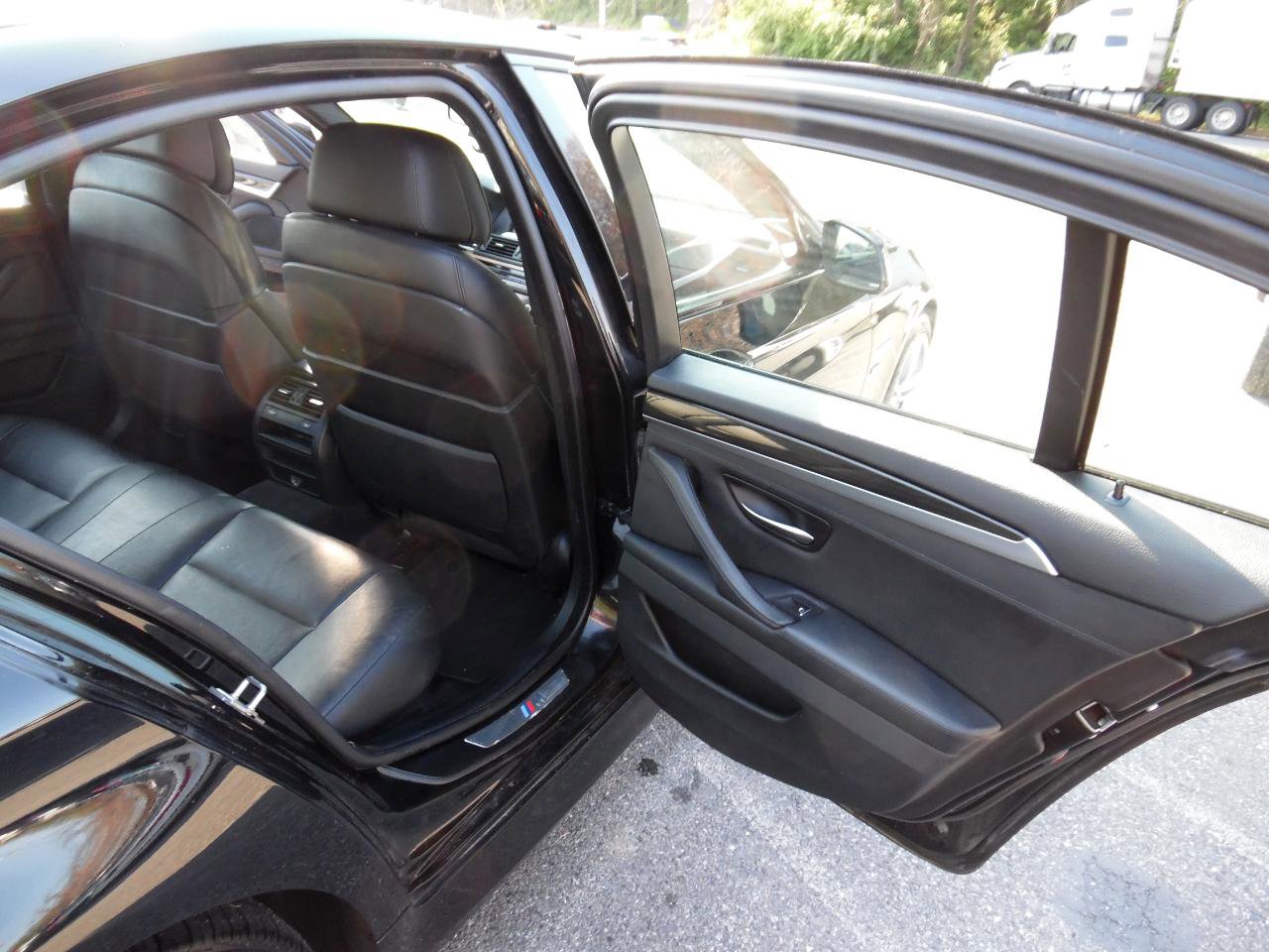 Used 2012 BMW 550i xDrive Sedan image 20