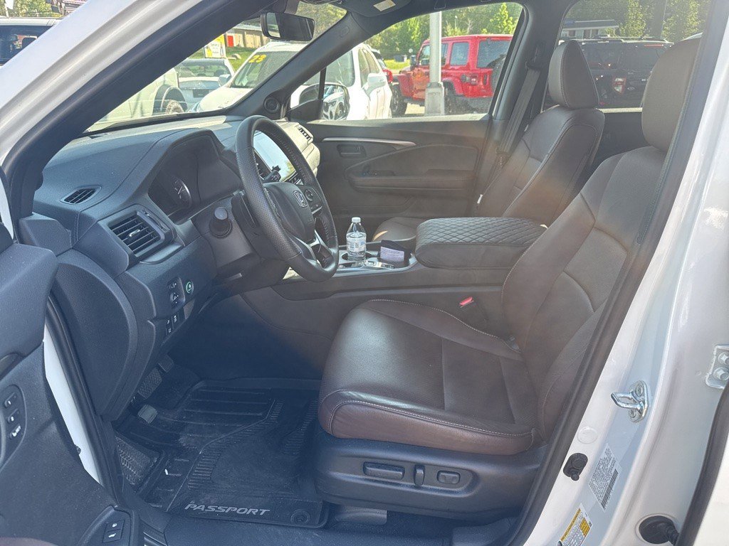Used 2025 Honda Passport EX-L image 8