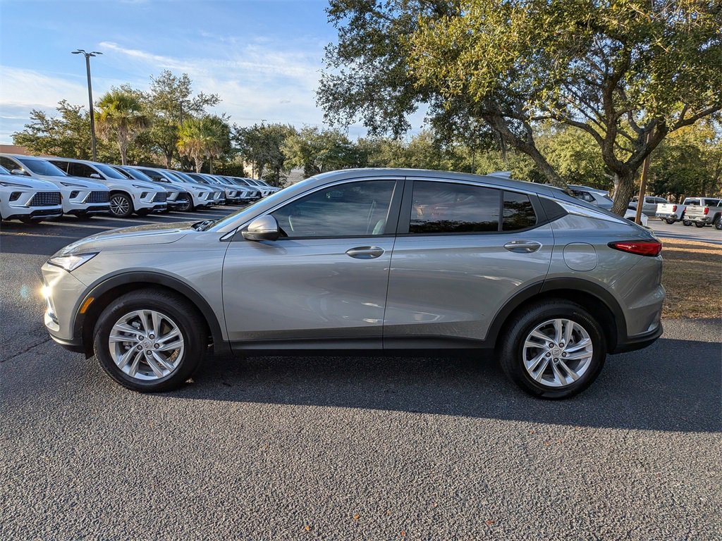 Used 2025 Buick Envista Preferred w/ Convenience I Package image 7