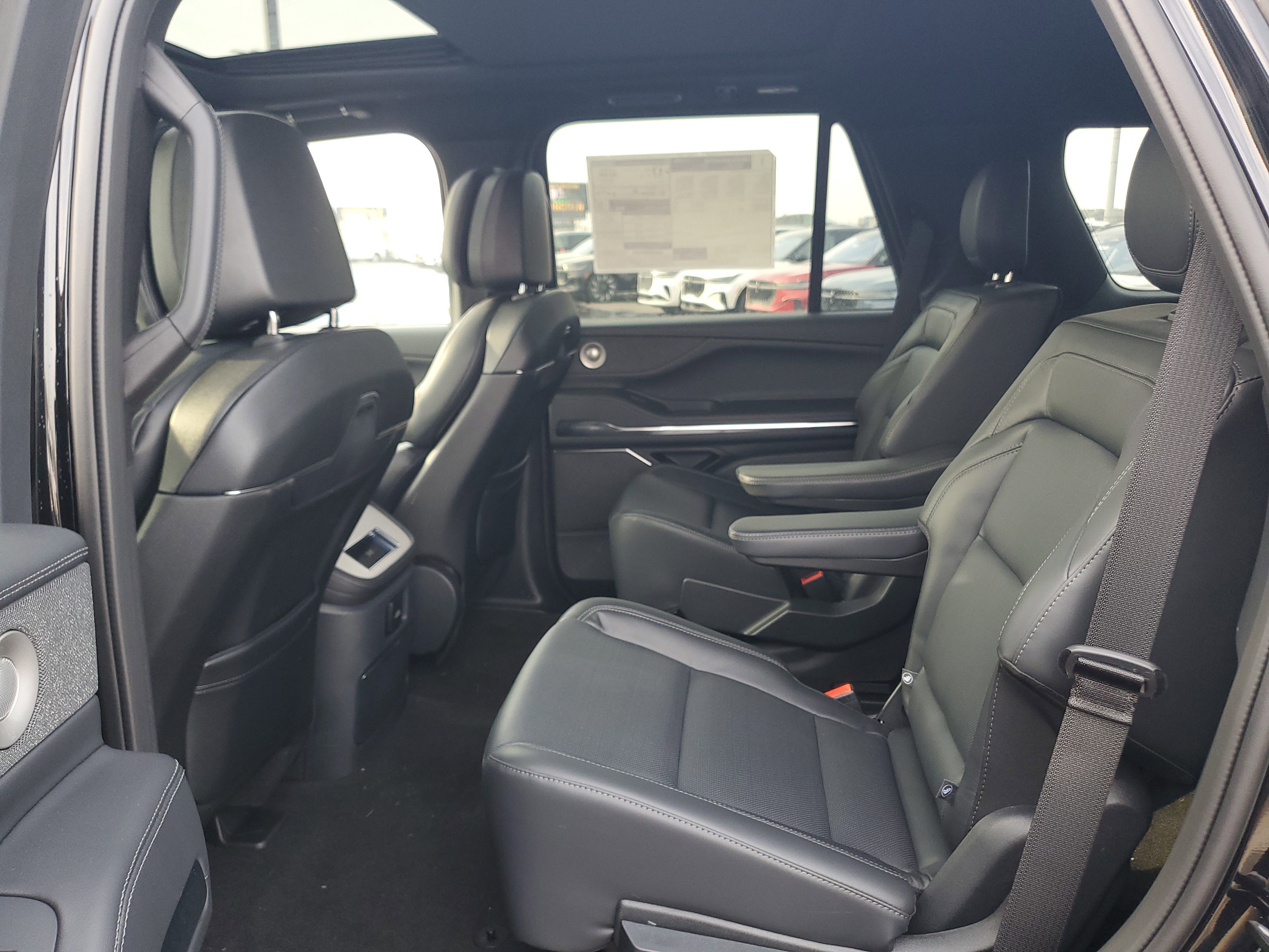 New 2025 Lincoln Navigator Reserve w/ Jet Appearance Package image 27