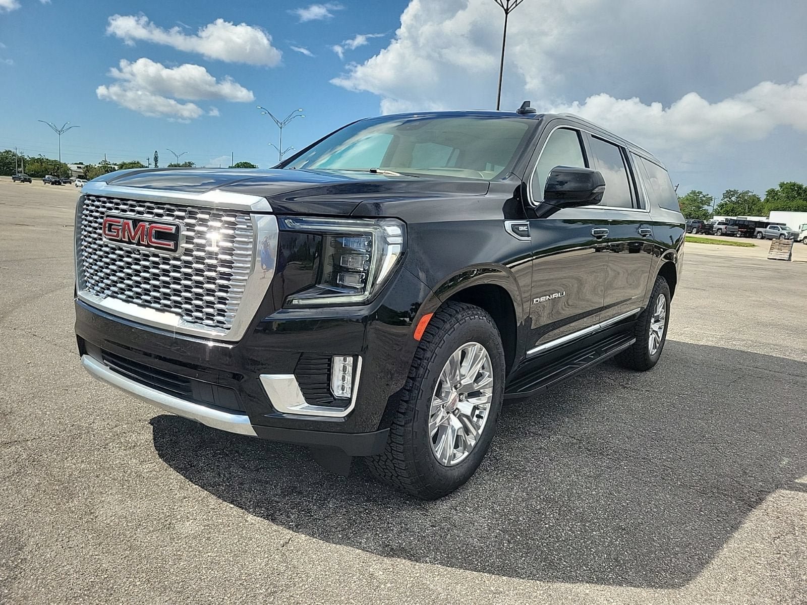 Certified 2023 GMC Yukon XL Denali RWD image 2