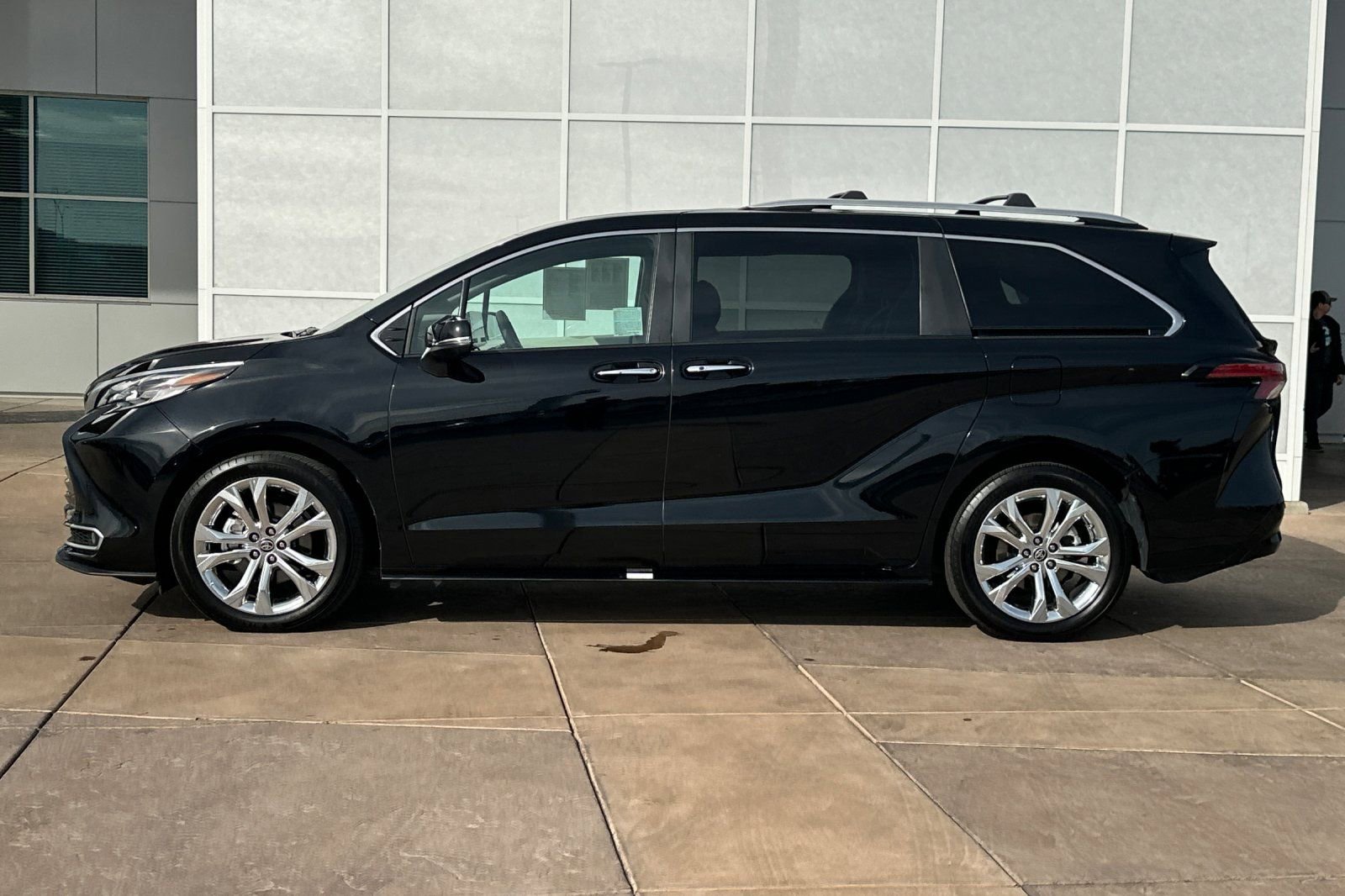 Certified 2023 Toyota Sienna Platinum image 8