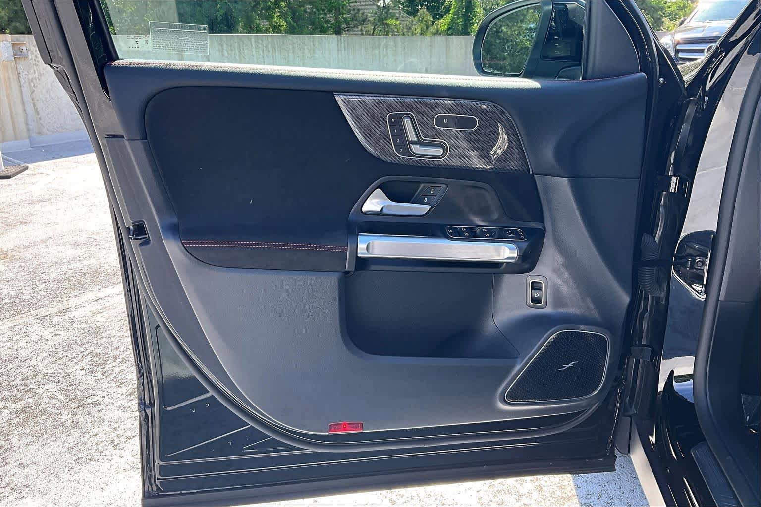Used 2025 Mercedes-Benz GLB 35 AMG 4MATIC image 22