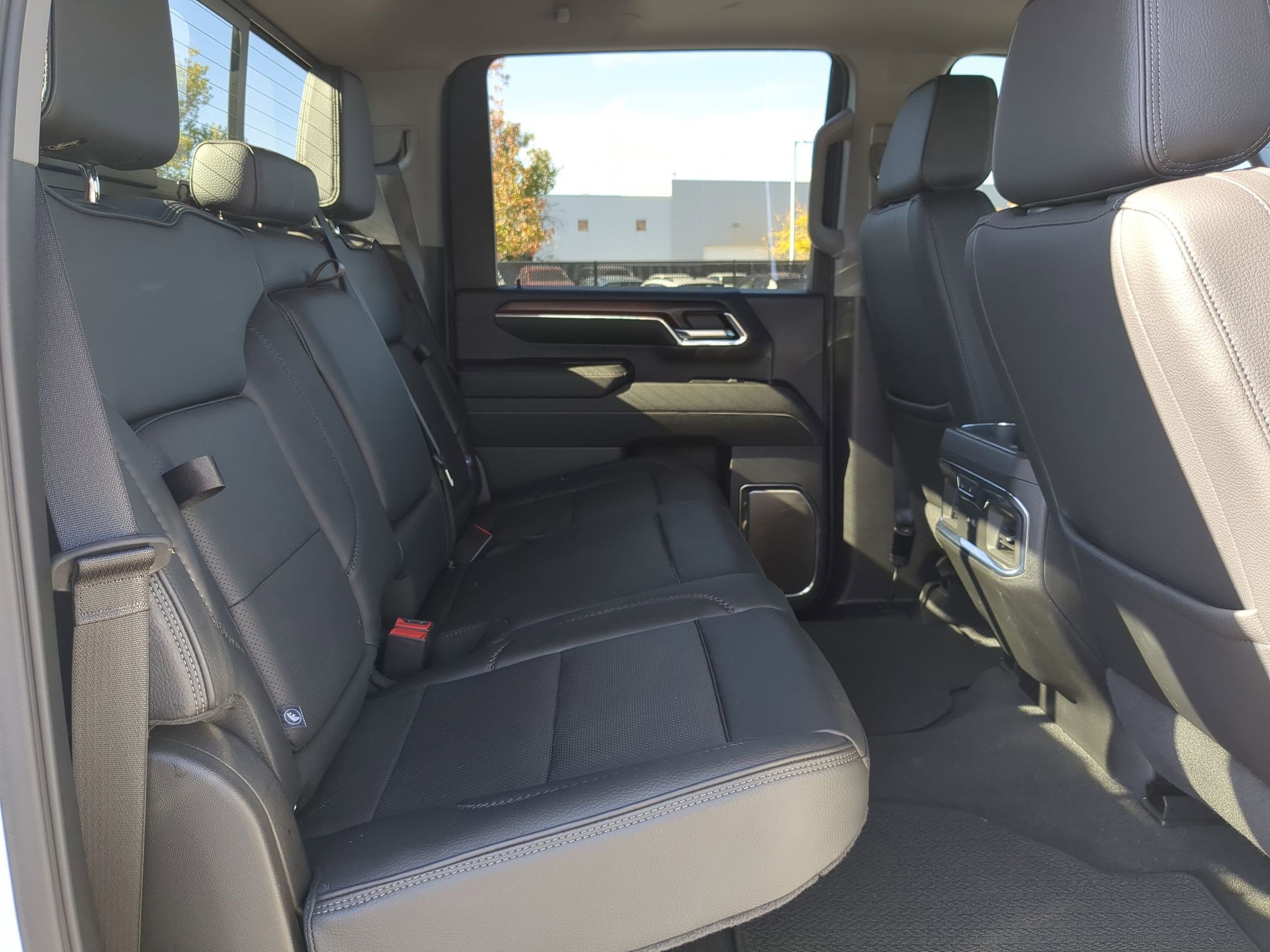 Used 2024 GMC Sierra 2500 Denali image 34