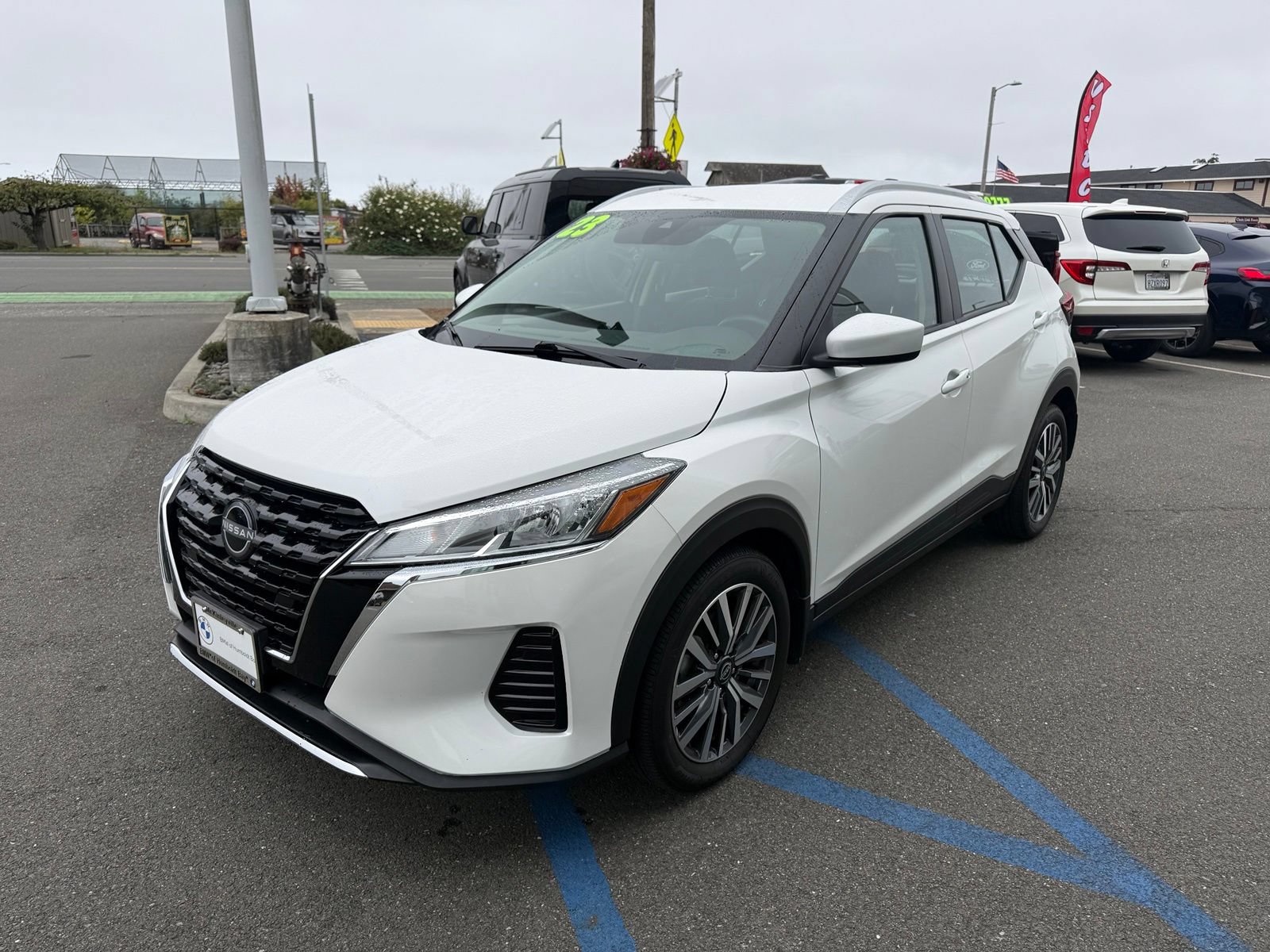 Used 2023 Nissan Kicks SV FWD image 4