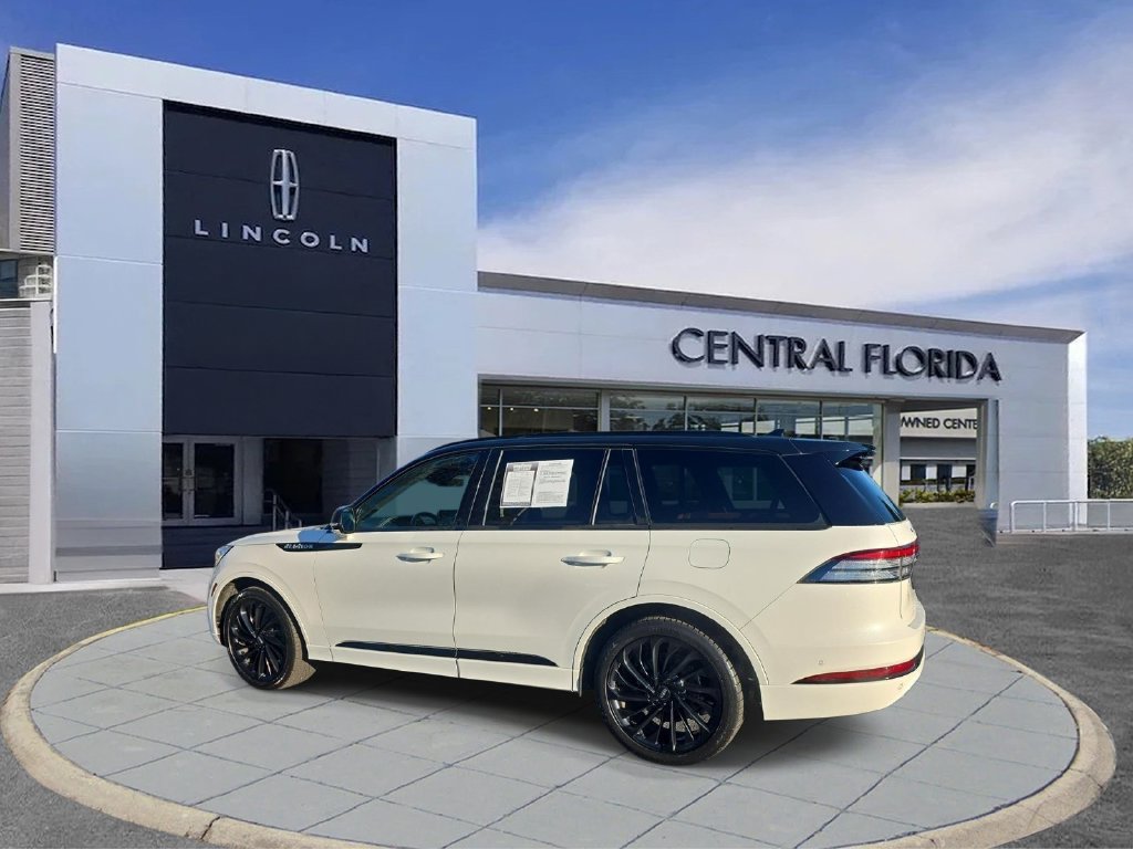 Used 2023 Lincoln Aviator Black Label AWD/4WD image 7