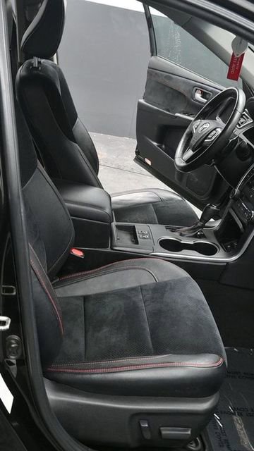 Used 2015 Toyota Camry XSE image 12