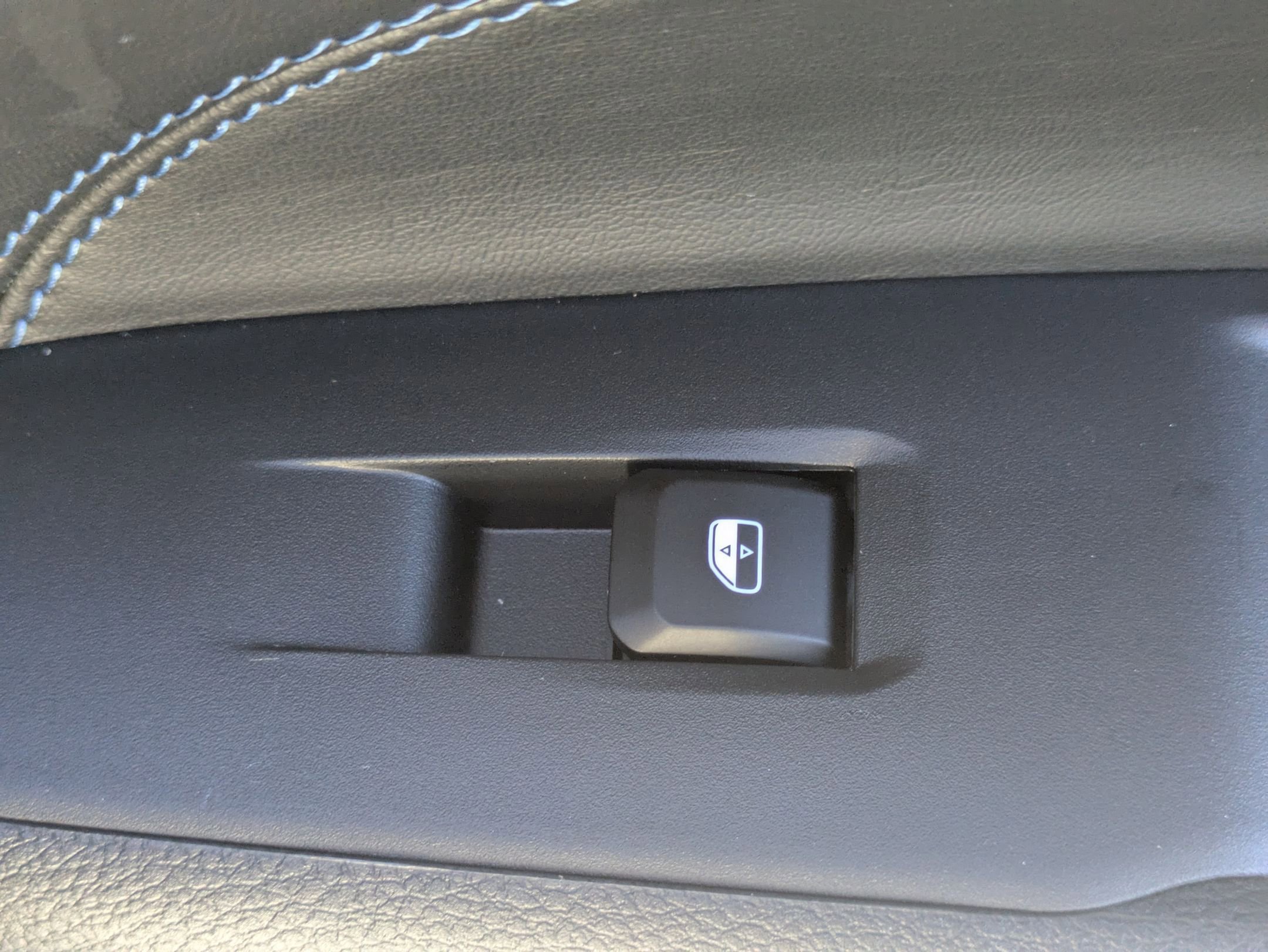 New 2026 Jeep Compass Latitude image 30