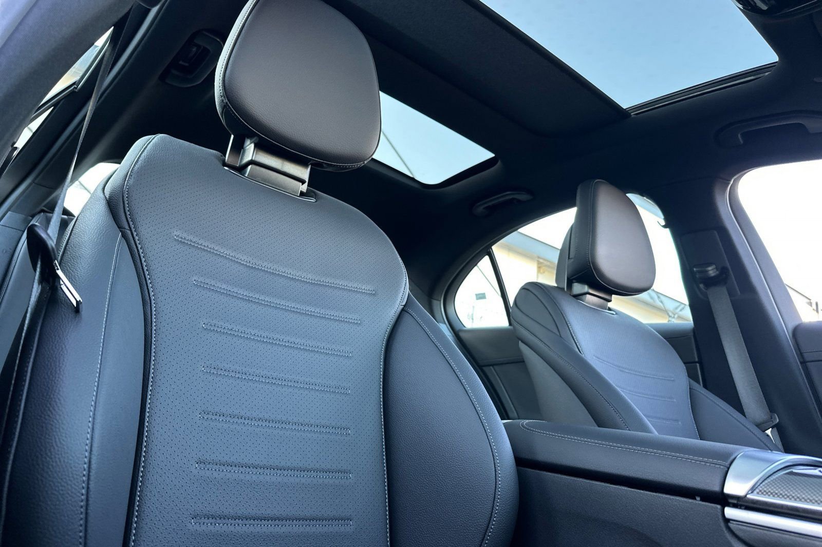 New 2025 Mercedes-Benz C 300 4MATIC Sedan image 31