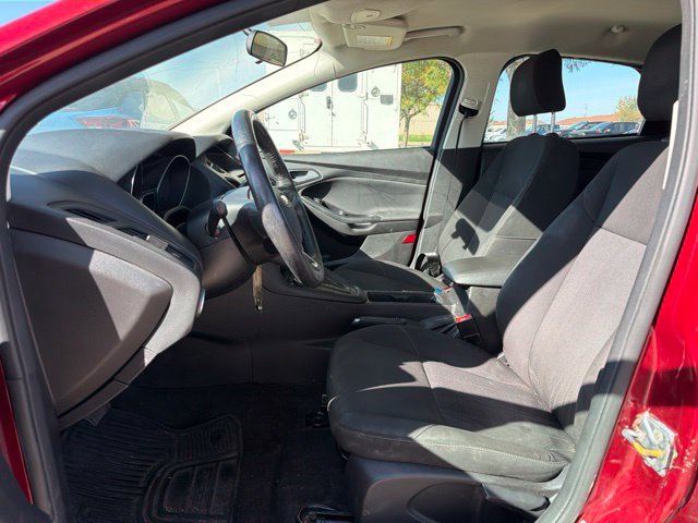 Used 2017 Ford Focus SE w/ Cold Weather Package FWD image 10