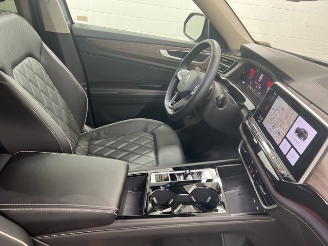 Used 2025 Volkswagen Atlas SEL Premium R-Line image 27