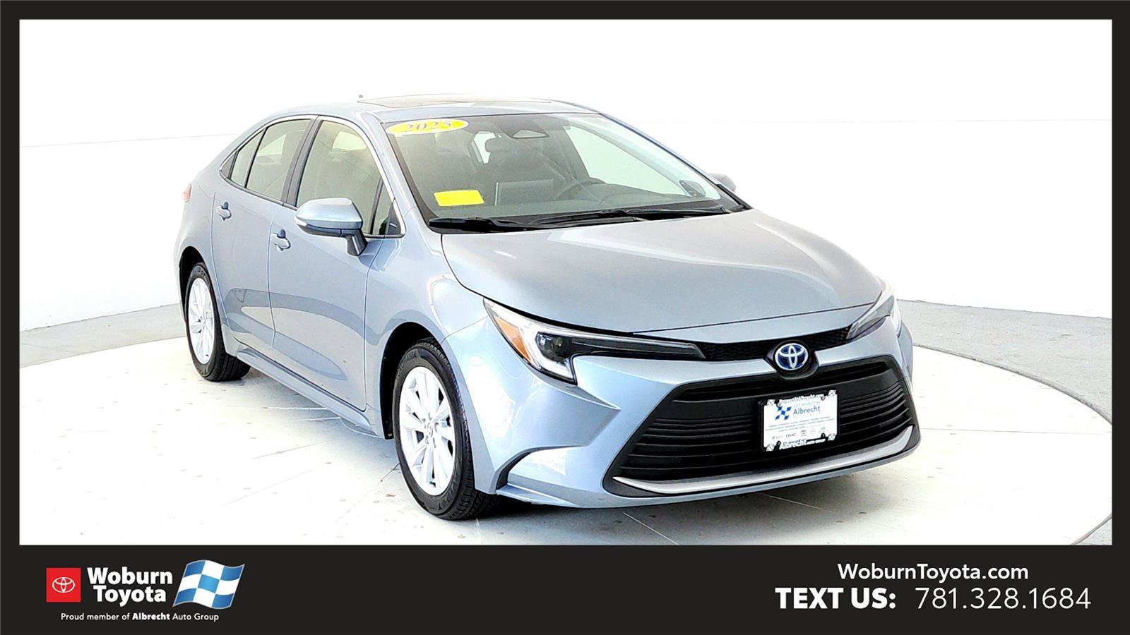 Certified 2025 Toyota Corolla XLE image 1