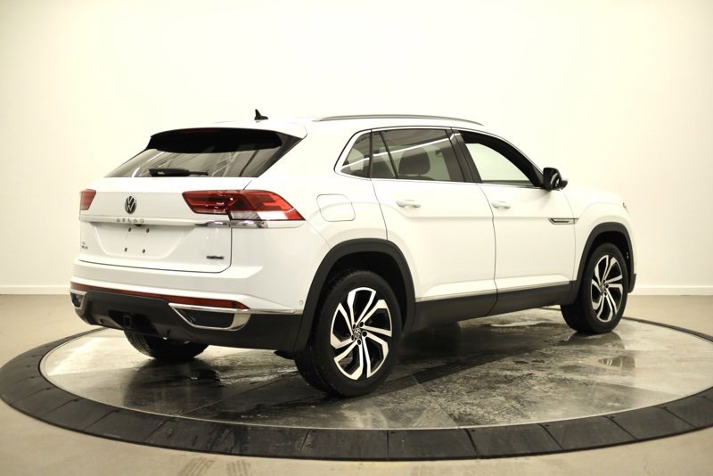 Used 2020 Volkswagen Atlas Cross Sport SEL Premium image 3