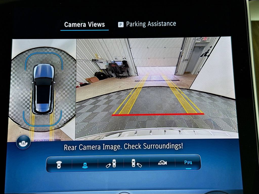 Used 2025 Mercedes-Benz GLC 300 4MATIC image 14