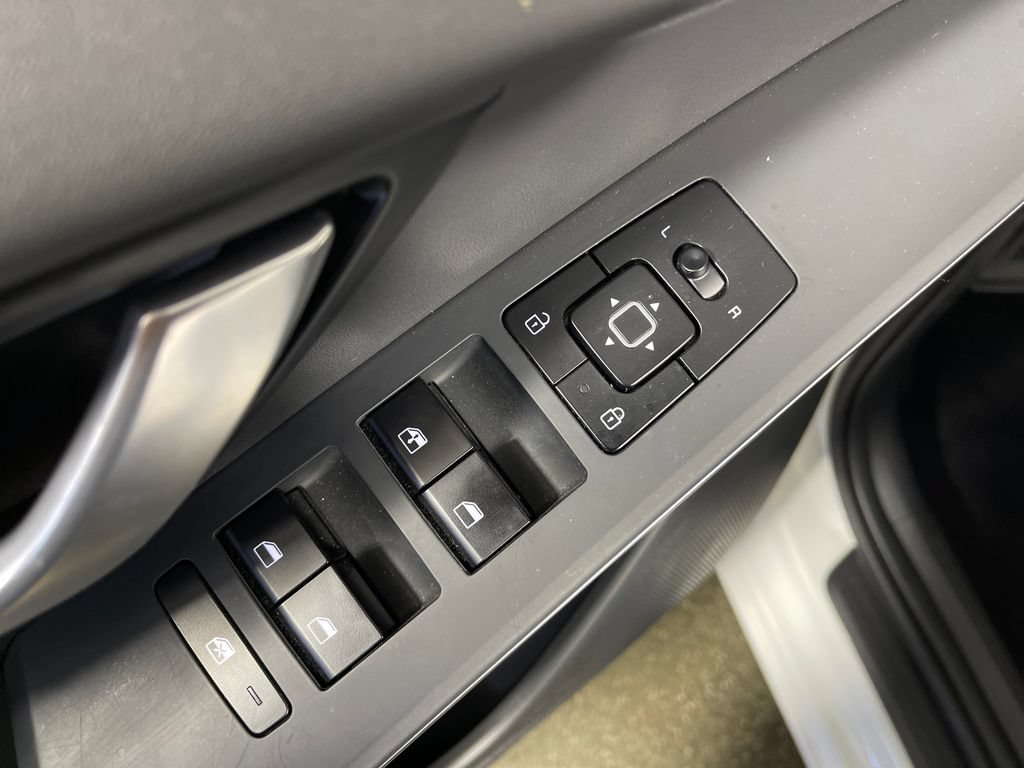 Used 2023 Kia Niro Wind FWD image 18