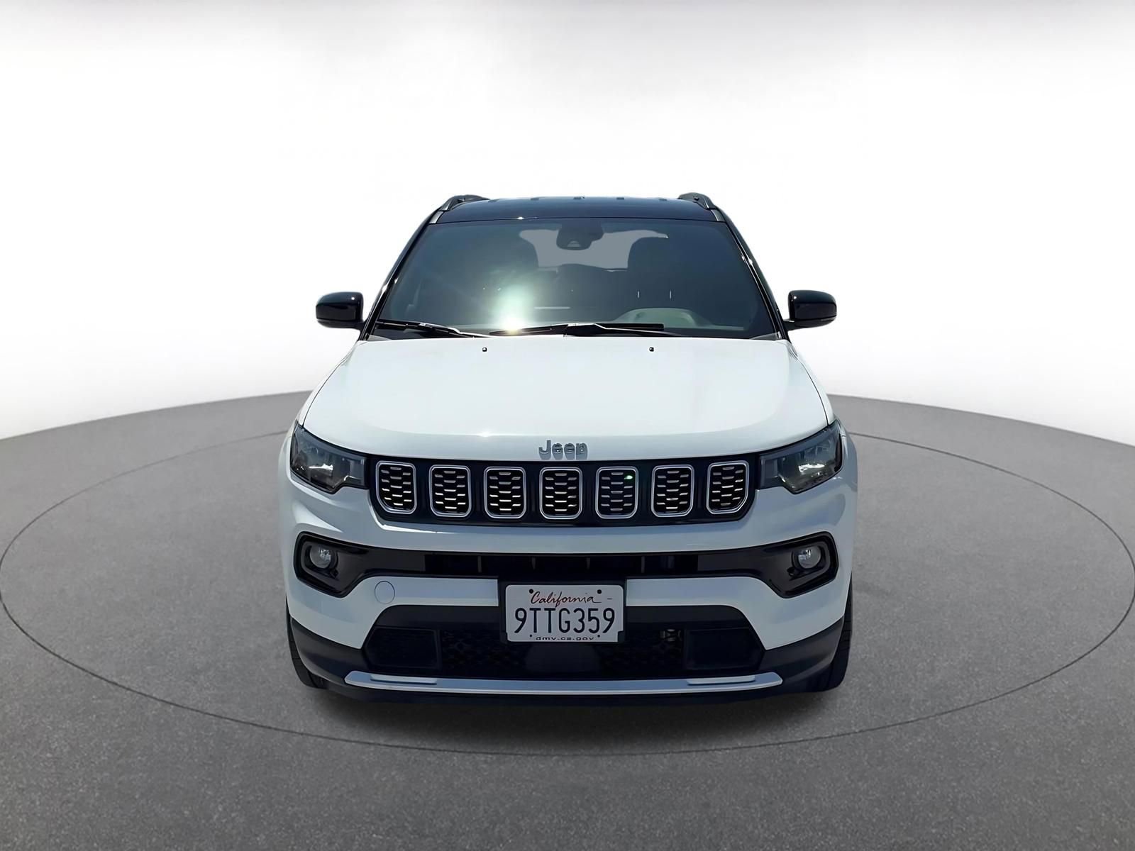 Used 2025 Jeep Compass Limited AWD/4WD image 4