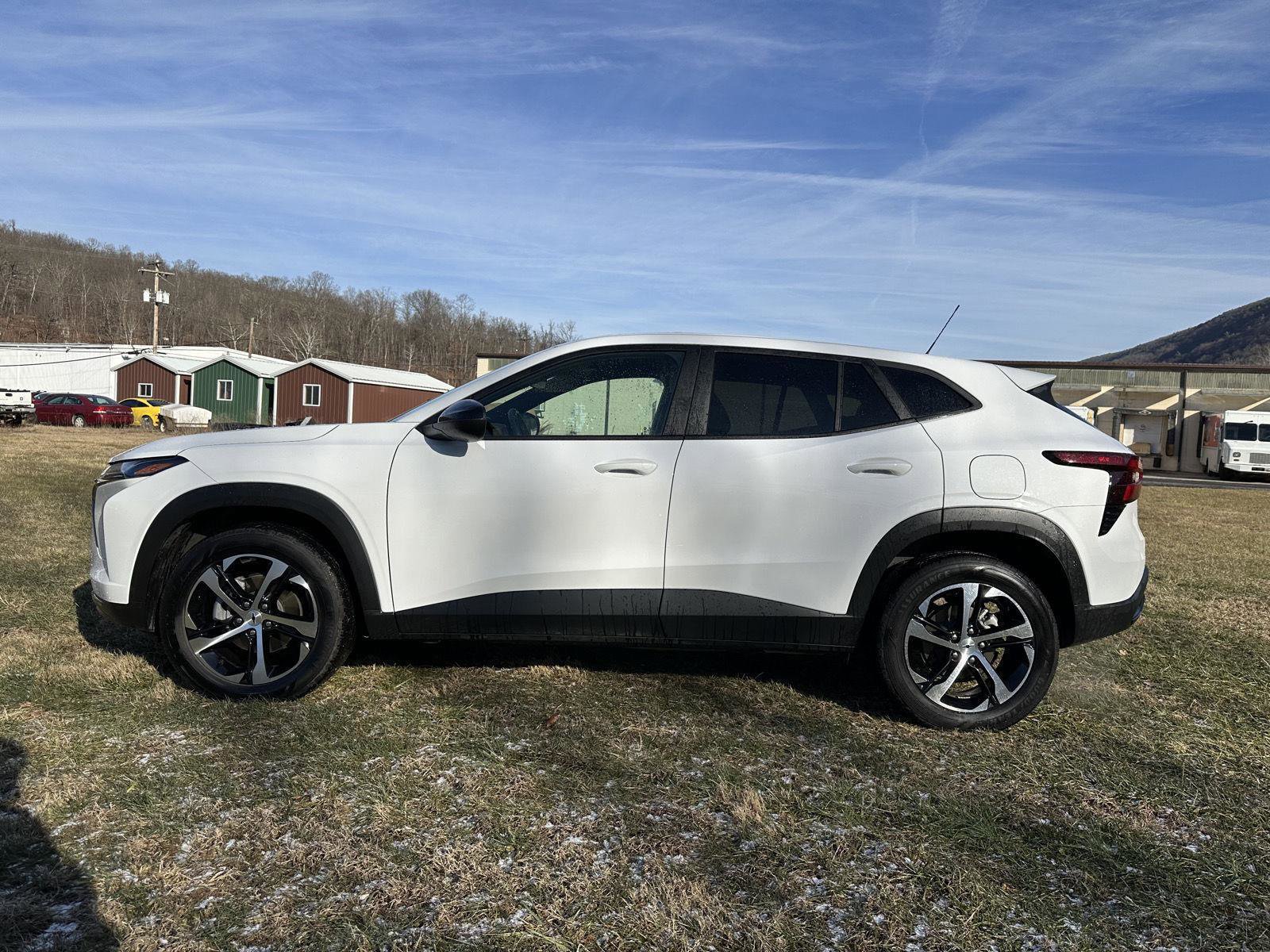 Used 2025 Chevrolet Trax RS w/ Driver Confidence Package image 4