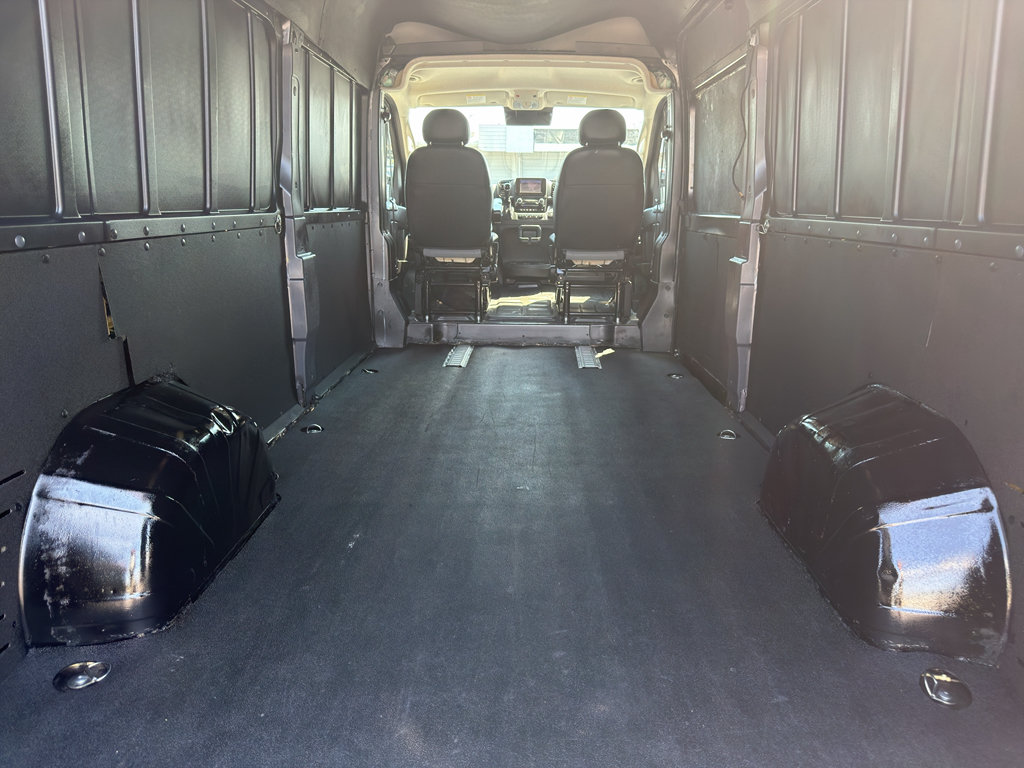 Used 2024 RAM ProMaster 2500 w/ Convenience Group FWD image 7