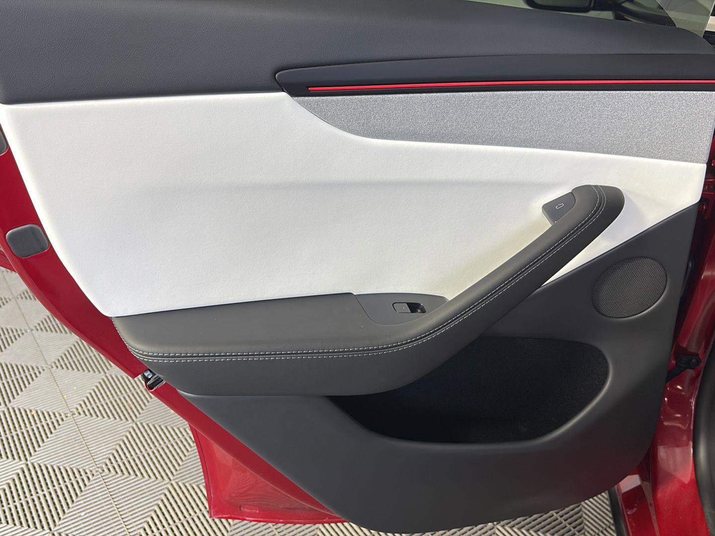 Used 2026 Tesla Model Y Long Range image 21