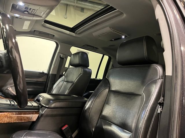 Used 2018 Chevrolet Suburban Premier image 17